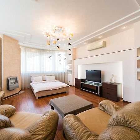 Roskoschnaya 3К Quartira 135М2 Na Naberejneu. Minskaya Apartment เคียฟ ภายนอก รูปภาพ