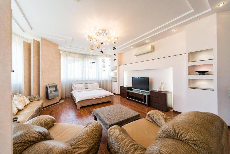 Roskoschnaya 3К Quartira 135М2 Na Naberejneu. Minskaya Apartment เคียฟ ภายนอก รูปภาพ